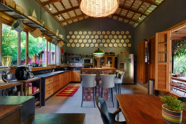 Casa Dica e Zezinho / Roziane Faleiro - Casas, Cozinha, Viga, Porta, Mesa, Cadeira, Iluminação, Bancada