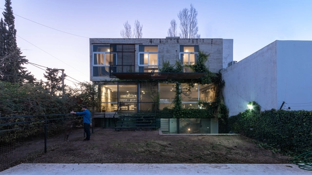 Casa 3 / Pablo Senmartin - Casas, Fachada, Puerta