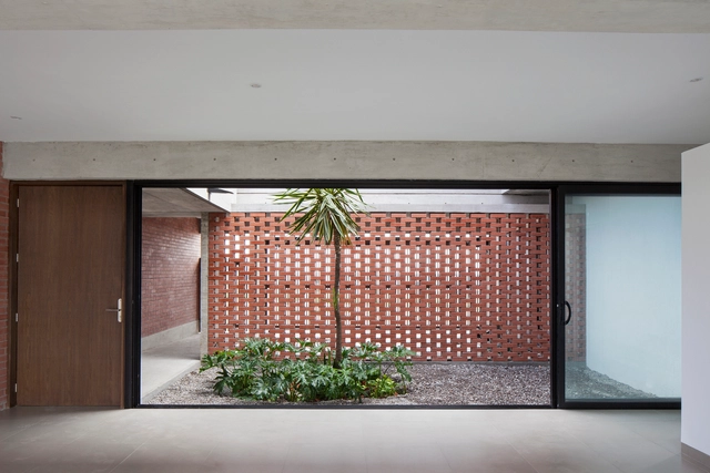 Casa Ruidera / TALLER AGF - Casas, Puerta, Fachada