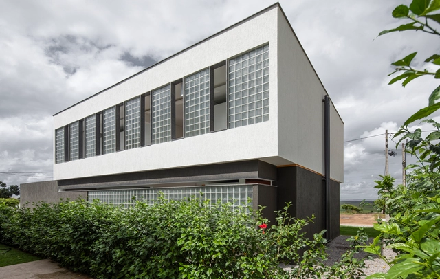 Casa M16 / NEBR arquitetura - Casas, Fachada