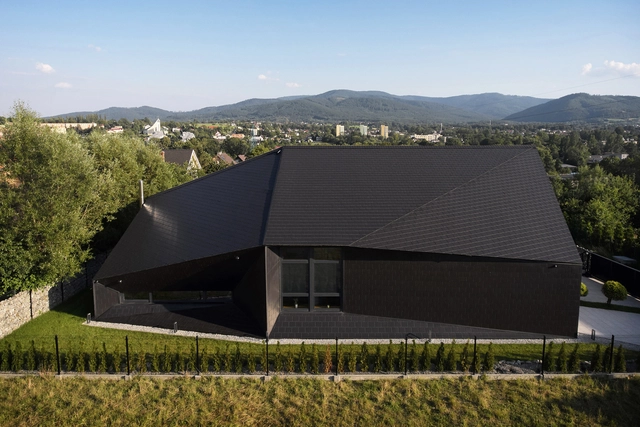 Casa roca negra / Mus Architects - Casas