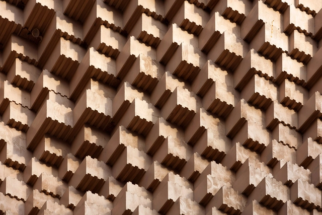 The Roof House / MILODAMALO - Edificio De Oficinas