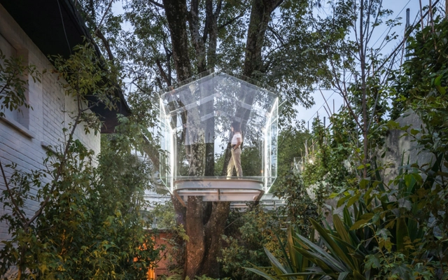 Broissin Arquitectos reinterpreta la casita del árbol en cristal - Imagen Principal