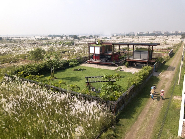 Escape Den / River & Rain - Casas
