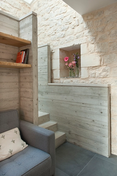 Casa sobre una cueva / zerozero - Renovación