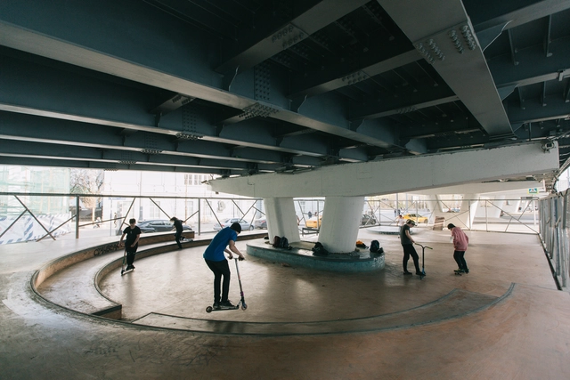 克雷姆斯基大桥的滑板场 / Snohetta + Strelka KB + Strelka  - 滑板公园