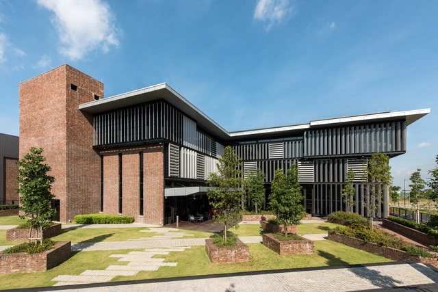 Big Dutchman Agriculture / NWKA Architects Sdn Bhd - Arquitectura Industrial