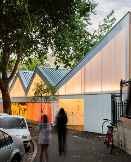 Polycarbonate in Architecture: 10 Translucent Solutions - Featured Image
