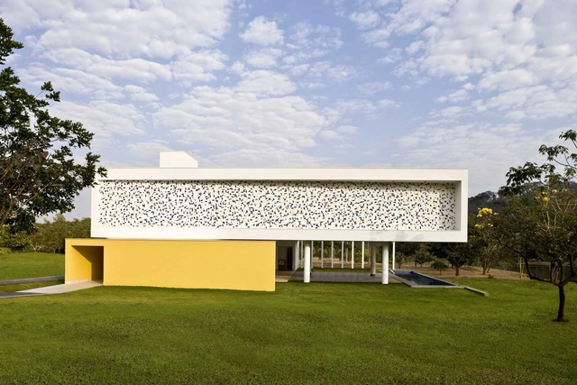 Casa do Boi / Leo Romano - Casas, Jardim, Fachada