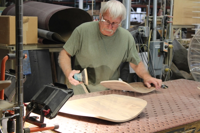 La importancia del trabajo artesanal en la producción industrial: visitando las fábricas de Herman Miller en Michigan - Imagen Principal