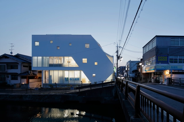 Kanoko Building / EASTERN Design Office - Guardería