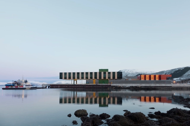 Área Industrial de Holmen / Snøhetta - Fábrica