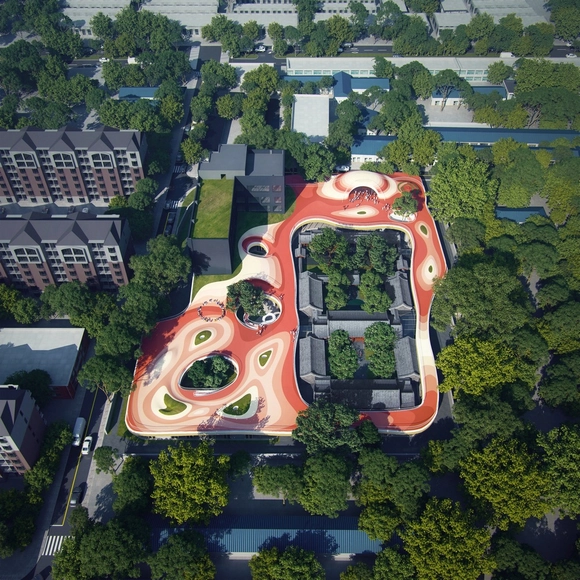 MAD Architects comienza construcción de jardín infantil flotante sobre un patio histórico en Beijing - Imagen Principal