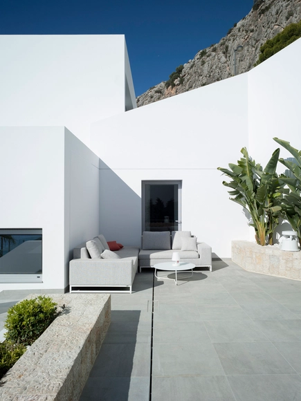 A Viewpoint Towards the Landscape / RGB arquitectos - House Interiors