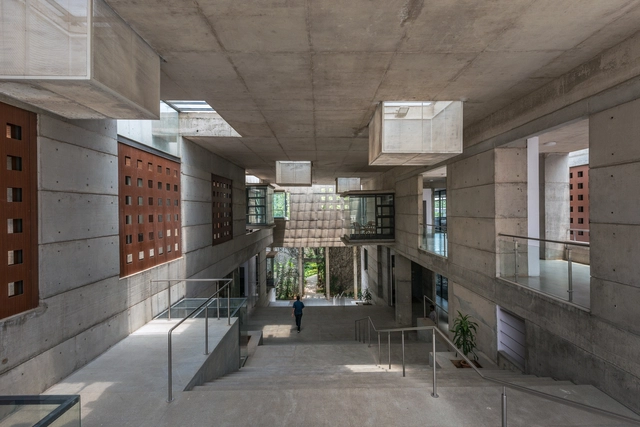 Novo Complexo de Salas de Aula IIM-B / Mindspace - Universidade