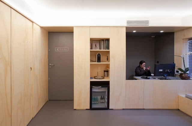 Clinica Hiraoka  - Estudio doisA / Estudio doisA - Interiores De Arquitetura Para A Saúde, Porta, Cadeira