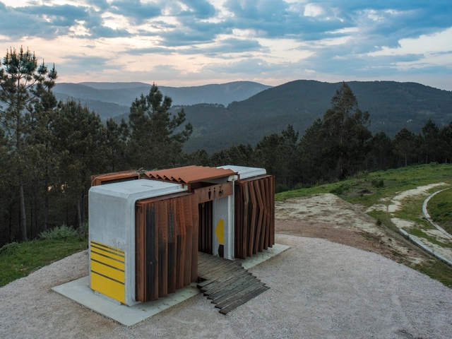 Trado Sustainable Toilets / MOLArquitectura - Instalaciones Y Estructuras