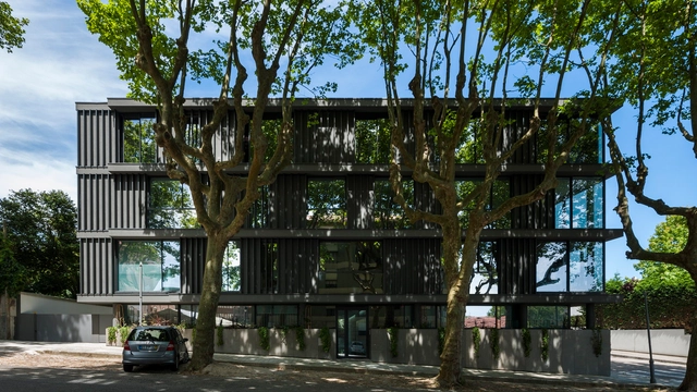 Edificio residencial en Foz / Luís Peixoto - Residencial