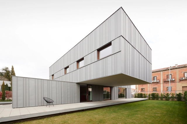 Jih House Refurbishment / Vaillo + Irigaray Architects + Iñigo Beguiristain - Exterior Photography, Renovation, Facade