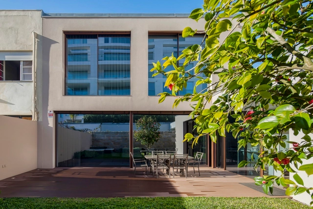 Casa JP / FCC Arquitectura - Casas, Aido, Fachada, Porta, Banco, Cadeira