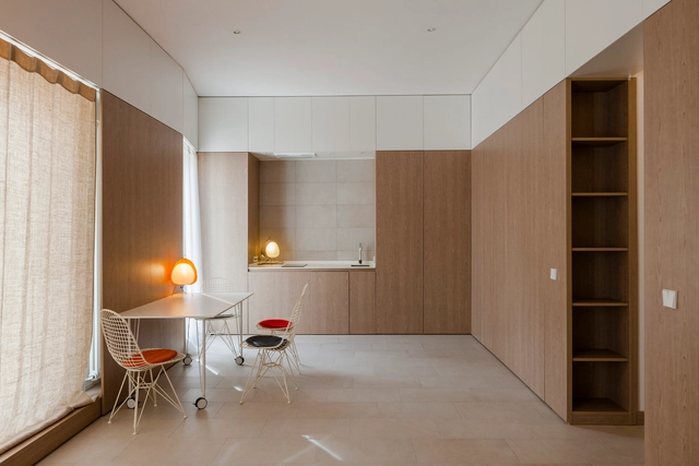 Casa 30x30 / Estudio Astiz - Casas, Puerta, Iluminación, Sillas, Mesas