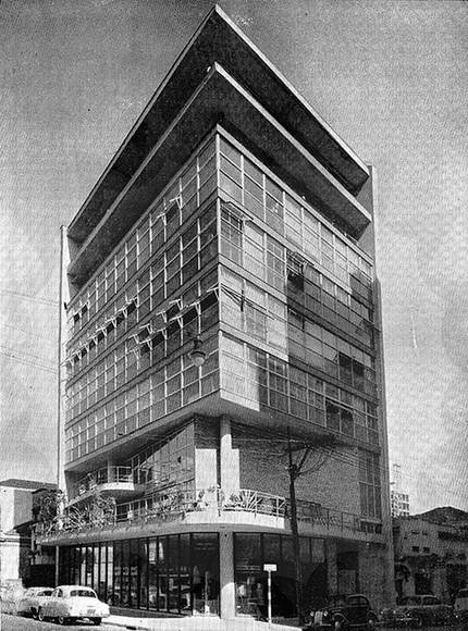 Clássicos da Arquitetura: Edifício Sede IAB-SP / Rino Levi, Miguel Forte, Abelardo de Souza e equipe  - Fachada