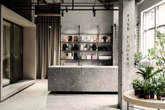 Five Flowers / Nottdesign - Store, Kitchen, Facade, Door, Lighting, Countertop