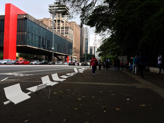 Arquitetos consagrados propõem mobiliários urbanos para a Avenida Paulista - Imagem de Destaque