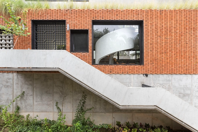 Casa Sundaram / RVO  Studio - Interiores De Casas, Fachada, Escaleras, Barandas