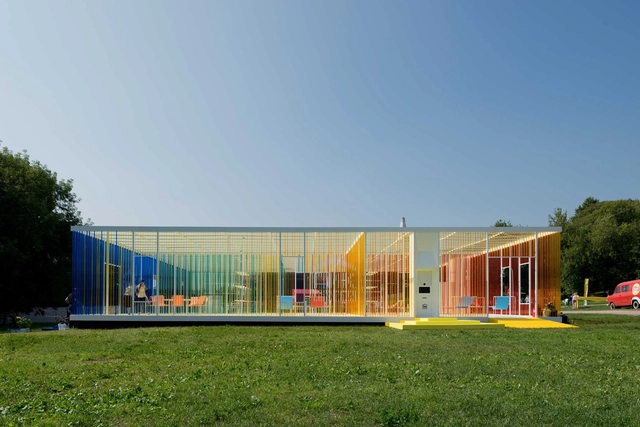 Pavilhão Temporário em Picnic «Afisha» / project eleven - Instalações Temporárias