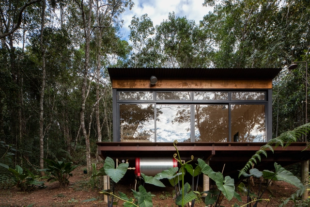 Chalé M / Silvia Acar Arquitetura - Casas, Jardim, Mesa, Floresta