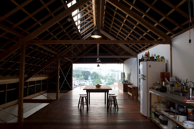 Casa Refúgio / Galeria Arquitetos - Casas, Viga, Porta, Mesa, Cadeira