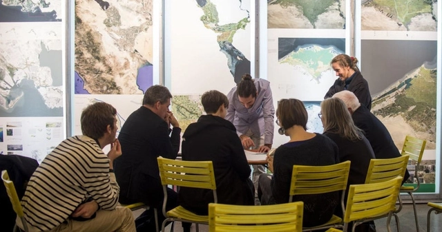 Trienal de Arquitetura de Oslo lança publicação "Being Tectonic" - Imagem de Destaque