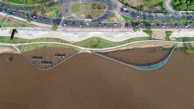 Guaíba Orla 城市公园 / JaimeLerner Arquitetos Associados - 公园