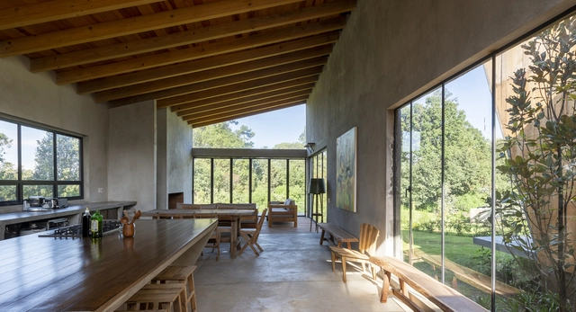 V House / xamploo - Houses