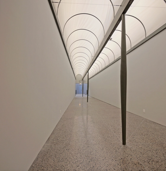 Tienda en Avenida Italia / Amunátegui Valdés Architects - Tienda, Arco