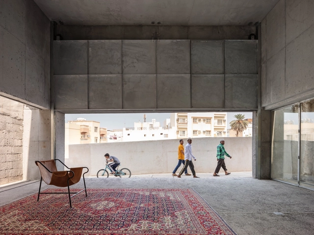 Casa del Patrimonio Arquitectónico / Noura Al Sayeh + Leopold Banchini Architects - Centro Cultural, Fachada, Arco, Bancas