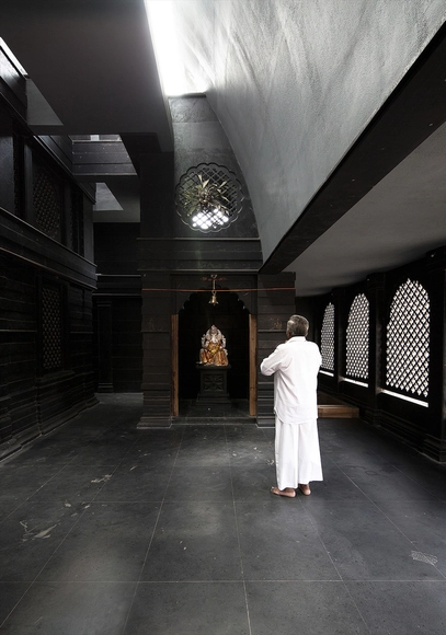 MARUTI MANDIR – 神在地球上的家 / Within N Without - 寺庙