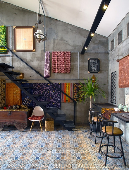 Casa obsoleta / Gayuh Budi Utomo - Casas