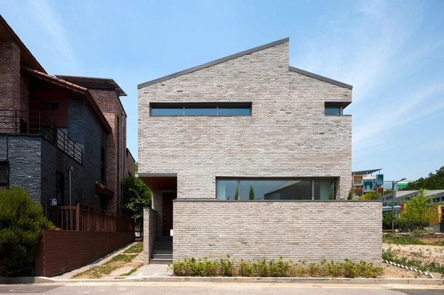 Brick House in Unjung-dong / Architects601 - Exterior Photography, Houses, Facade