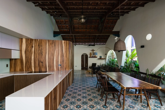 Casa Lan / H2 - Arquitectura Comercial