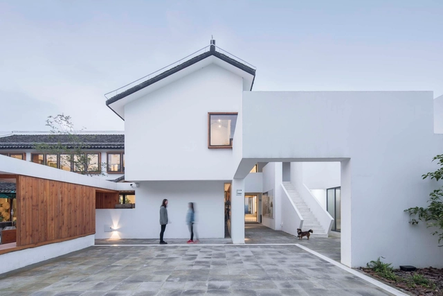 The Renovation of JiJiaDun Village Center / Yzscape - Community Center