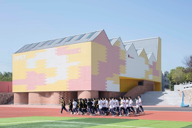 岳阳县第三中学风雨操场兼报告厅 / SUP素朴建筑工作室 - 小学及初中