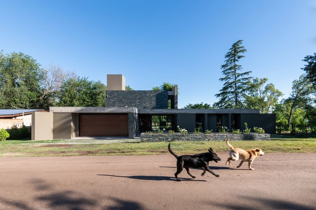 Casa Cándida / Karlen + Clemente - Casas