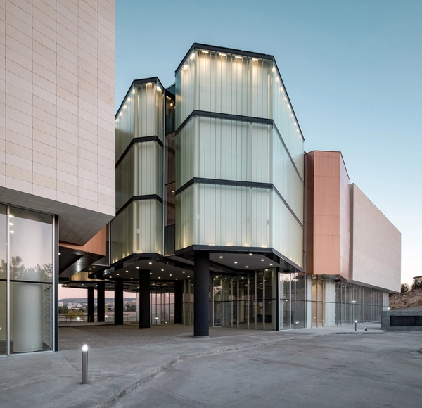 Hacettepe 大学博物馆和生物多样化中心/ Erkal Architects - 大学