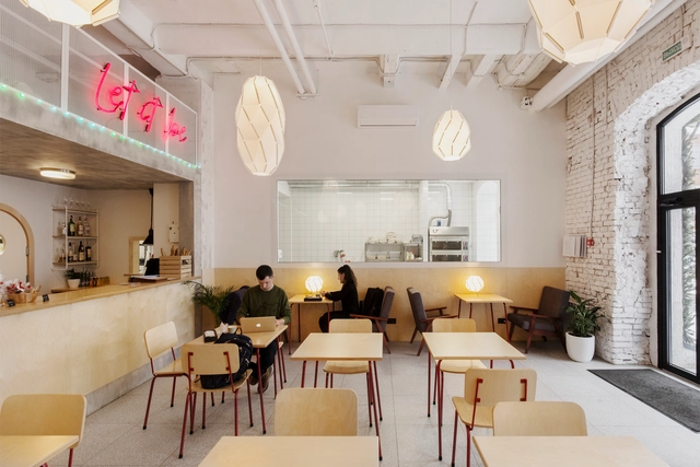 Let it be / ZROBYM architects - Interior Photography, Restoration, Table, Chair, Lighting