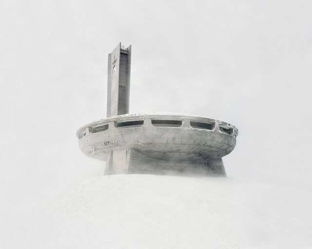 Danila Tkachenko registra las estructuras soviéticas abandonadas de un mundo utópico - Imagen Principal