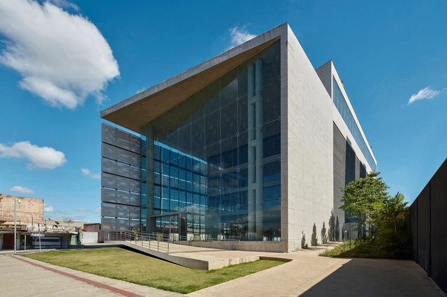 Sede do Sindicato dos Metalúrgicos / Gustavo Penna Arquiteto e Associados - Edifícios Institucionais