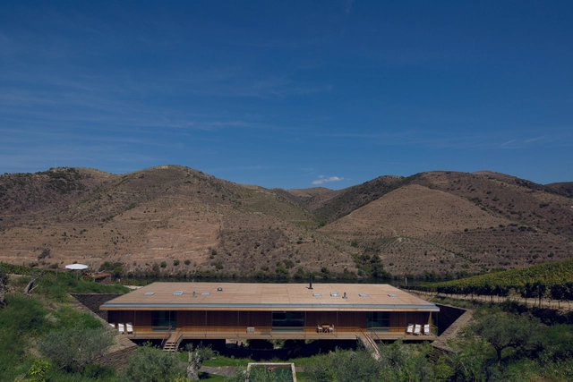 里约热内卢乡村酒店 / Menos é Mais Arquitectos - 酒店