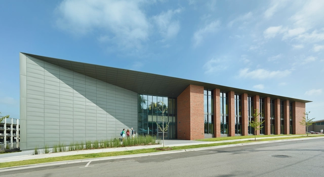Hospedaje para la Universidad de Arkansas / Polk Stanley Wilcox Architects - Universidad